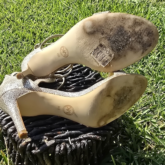 Michael Kors Gold Glitter Heels - Picture 12 of 16